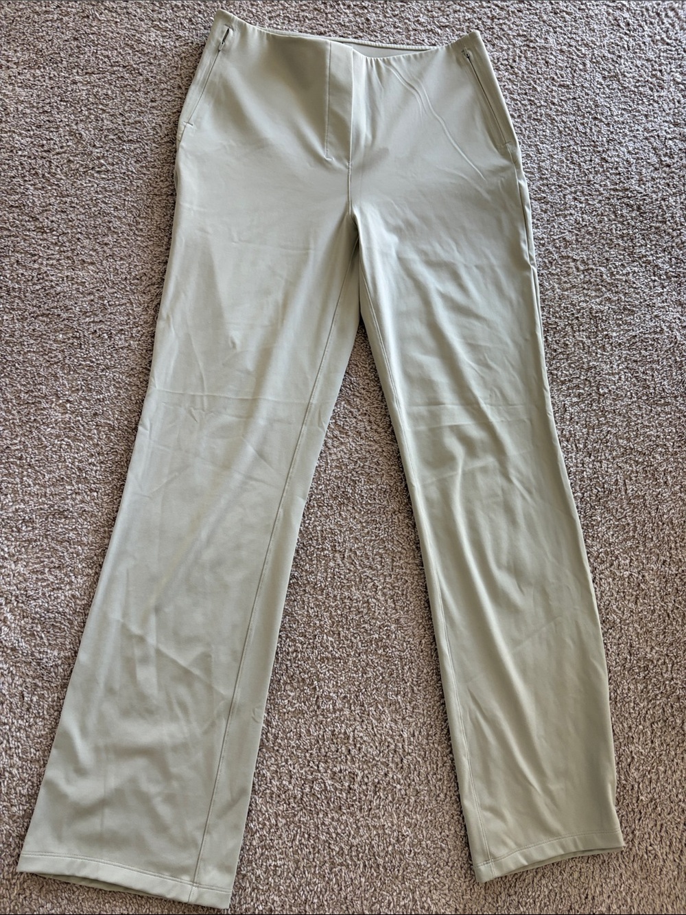 Lululemon Women
Smooth Fit Pull-On High-Rise Pant Regular